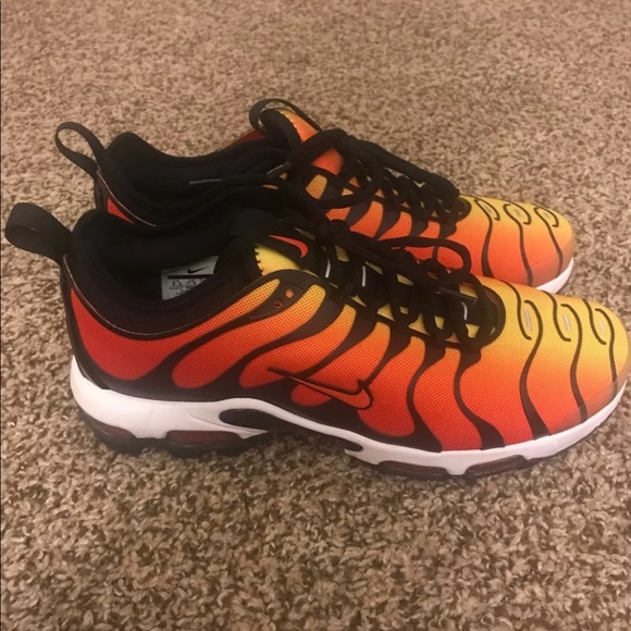 Nike Vapor Max Plus - Picture 2 of 3